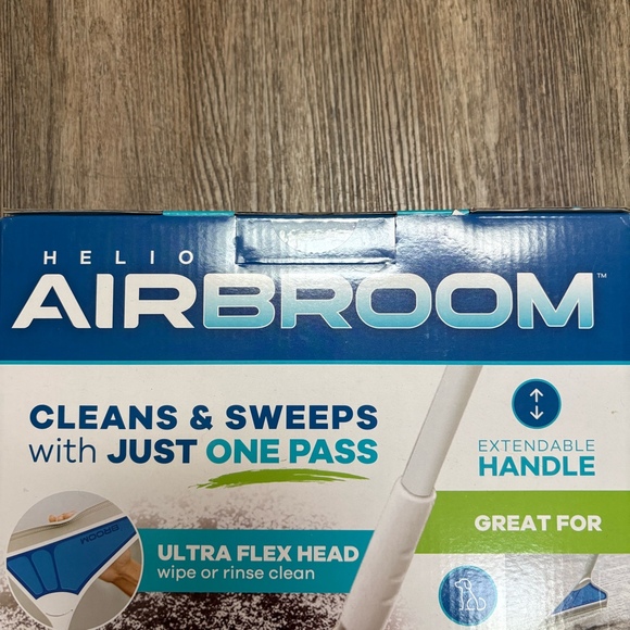 Helio Air Broom  All Surface Sweeper and Squeegee for Wet & Dry NEW - Picture 3 of 10